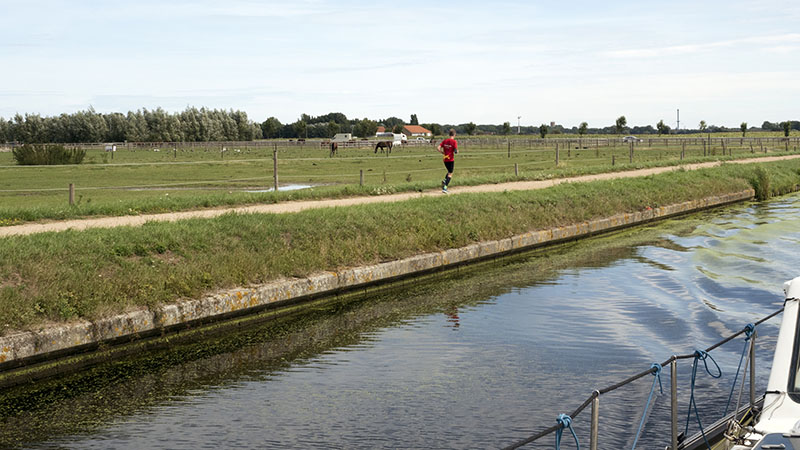 Adinkerke to Dunkerque: Belgium into France