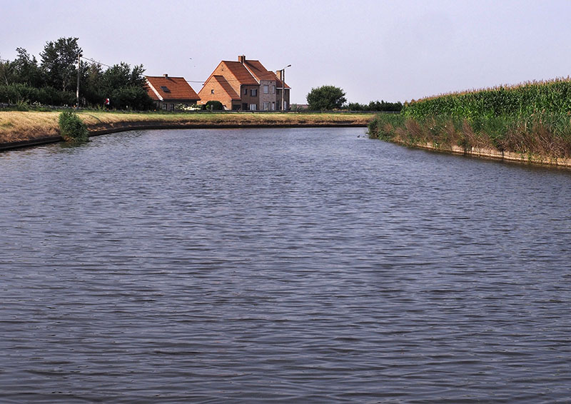 Veurne, Belgium to Dunkerque, France